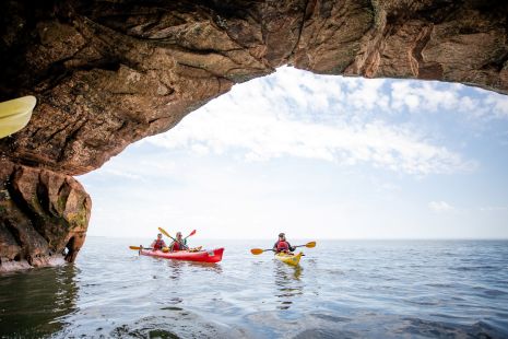 Kayaking in the sea caves at Apostle Islands 